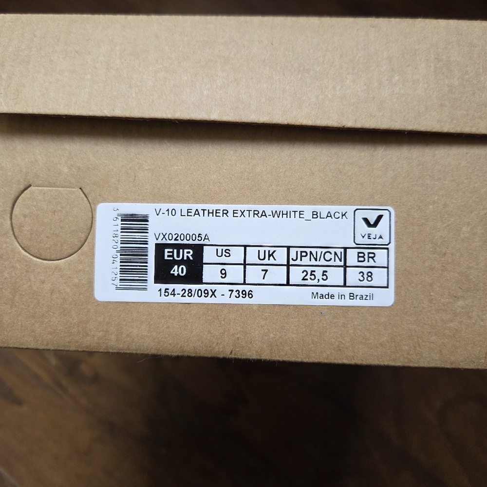 Veja White and Black Women's Sneakers Size 9 - Picture 8 of 9